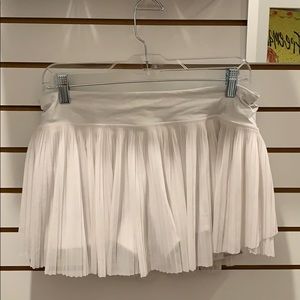 lululemon women’s white tennis skirt